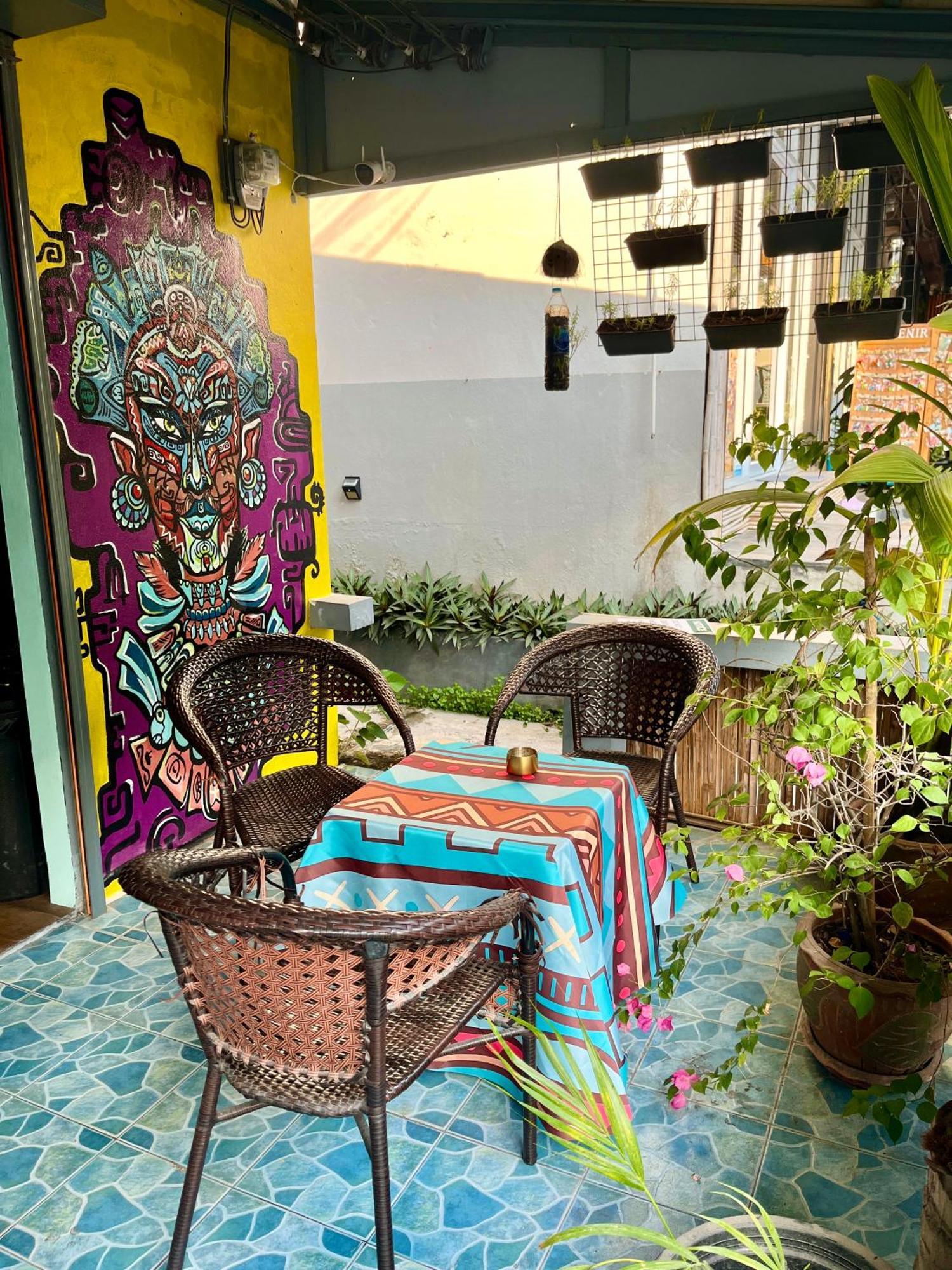 Tiki Tribe Bar & Hostel Ko Tao Exterior foto